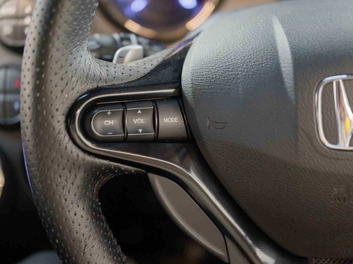 Honda Fit Shuttle 2014 - фото автомобиля