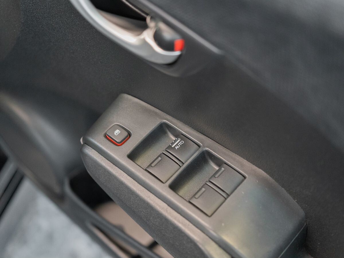 Honda Fit Shuttle 2014 - фото автомобиля