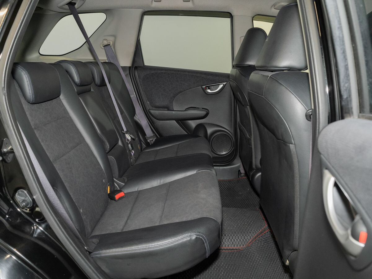 Honda Fit Shuttle 2014 - фото автомобиля