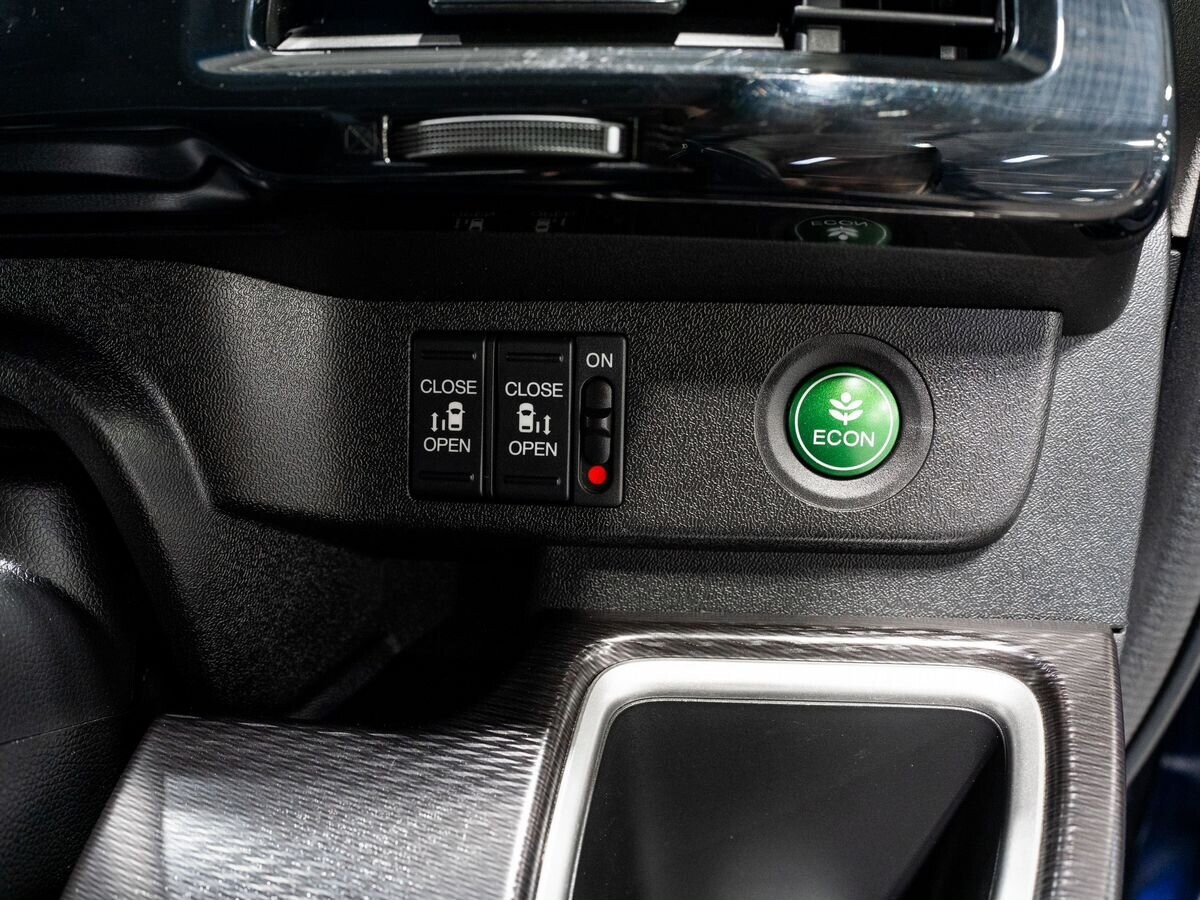 Honda Stepwgn 2019 - фото автомобиля