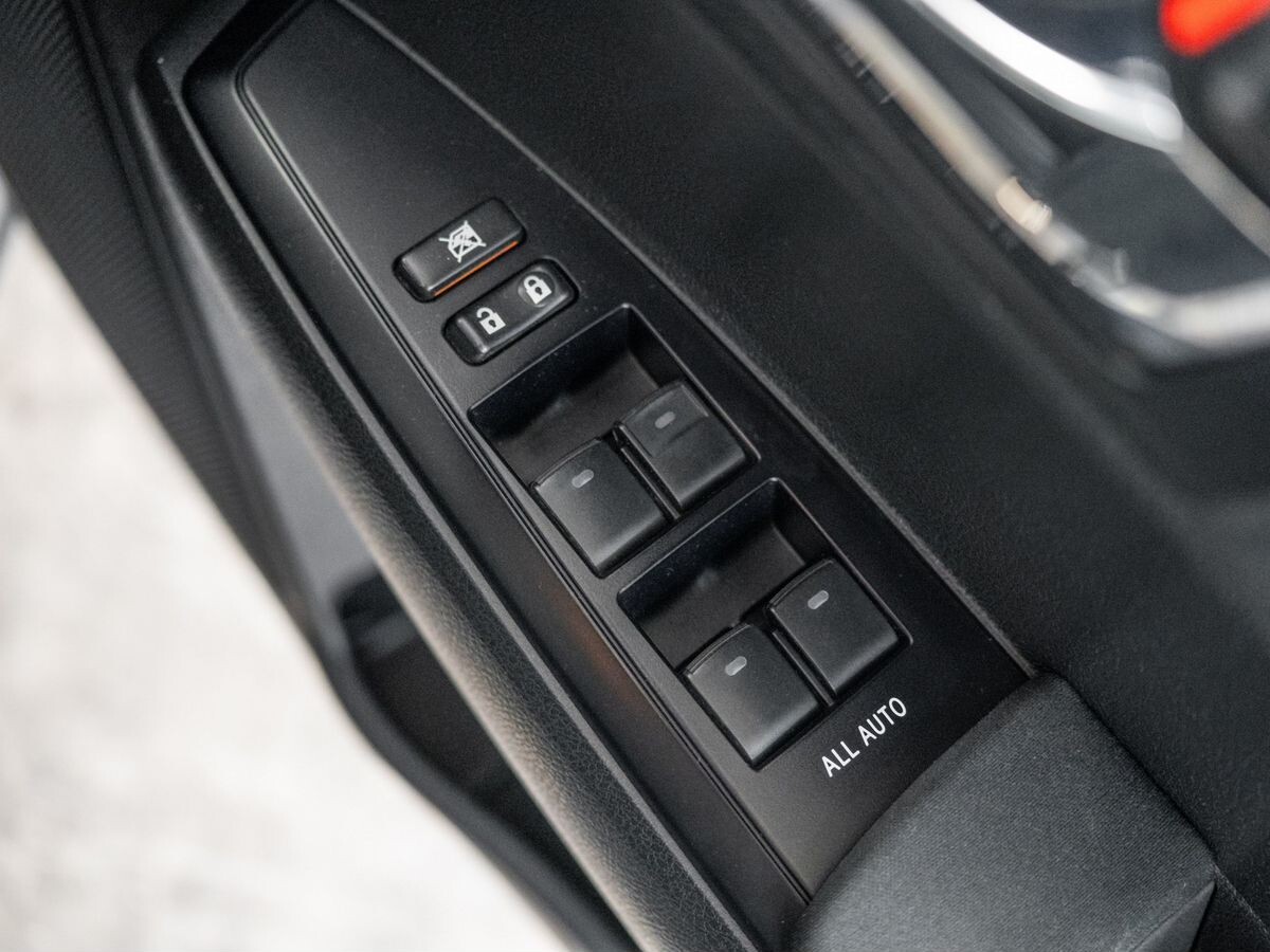 Toyota Corolla Fielder 2016 - фото автомобиля