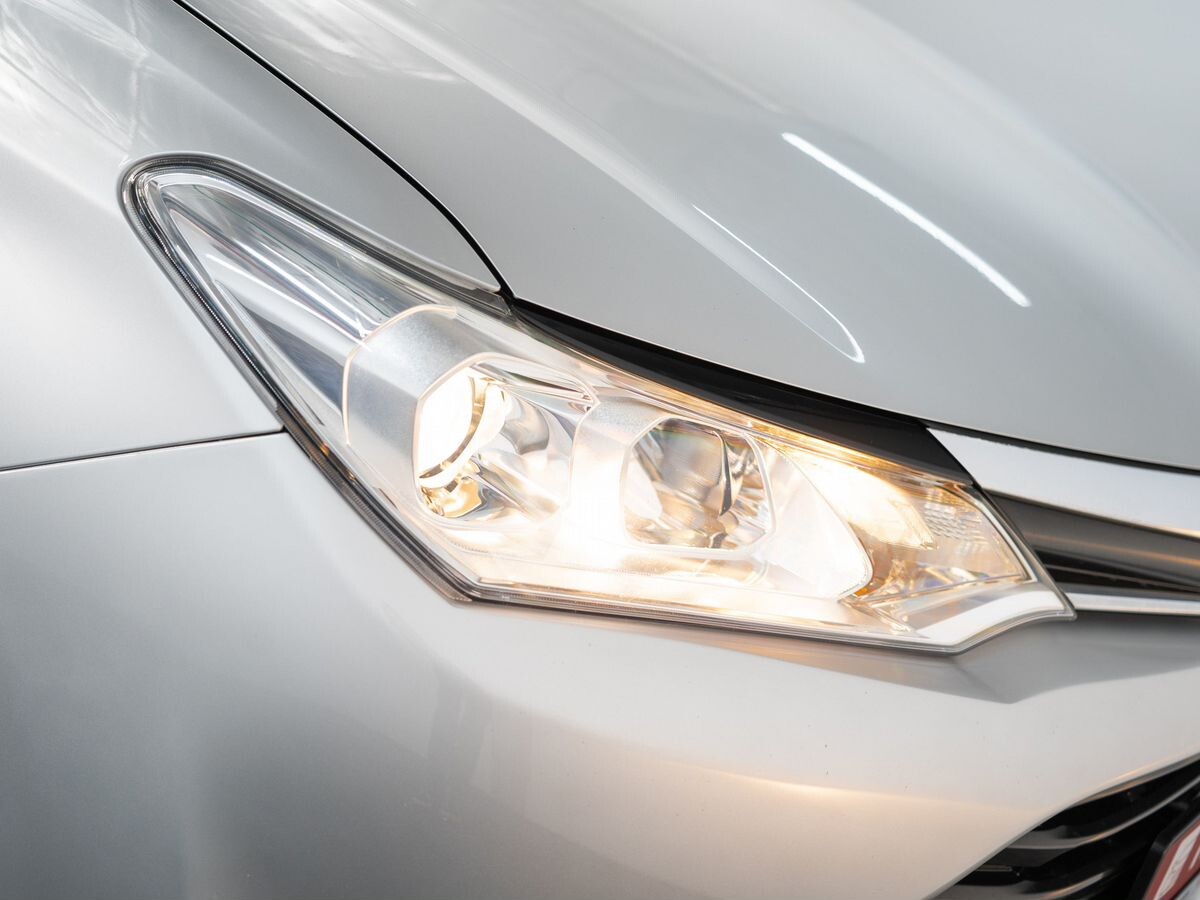 Toyota Corolla Fielder 2016 - фото автомобиля