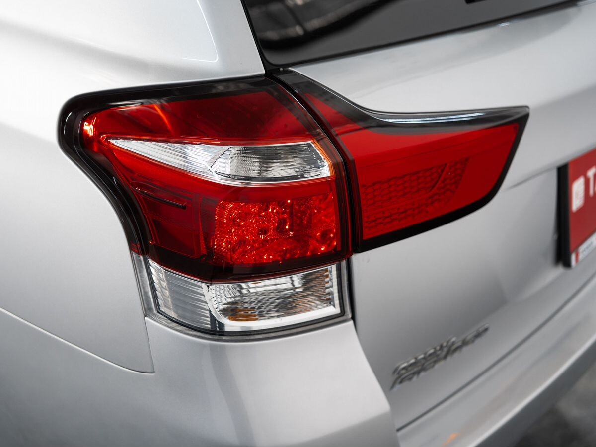 Toyota Corolla Fielder 2016 - фото автомобиля