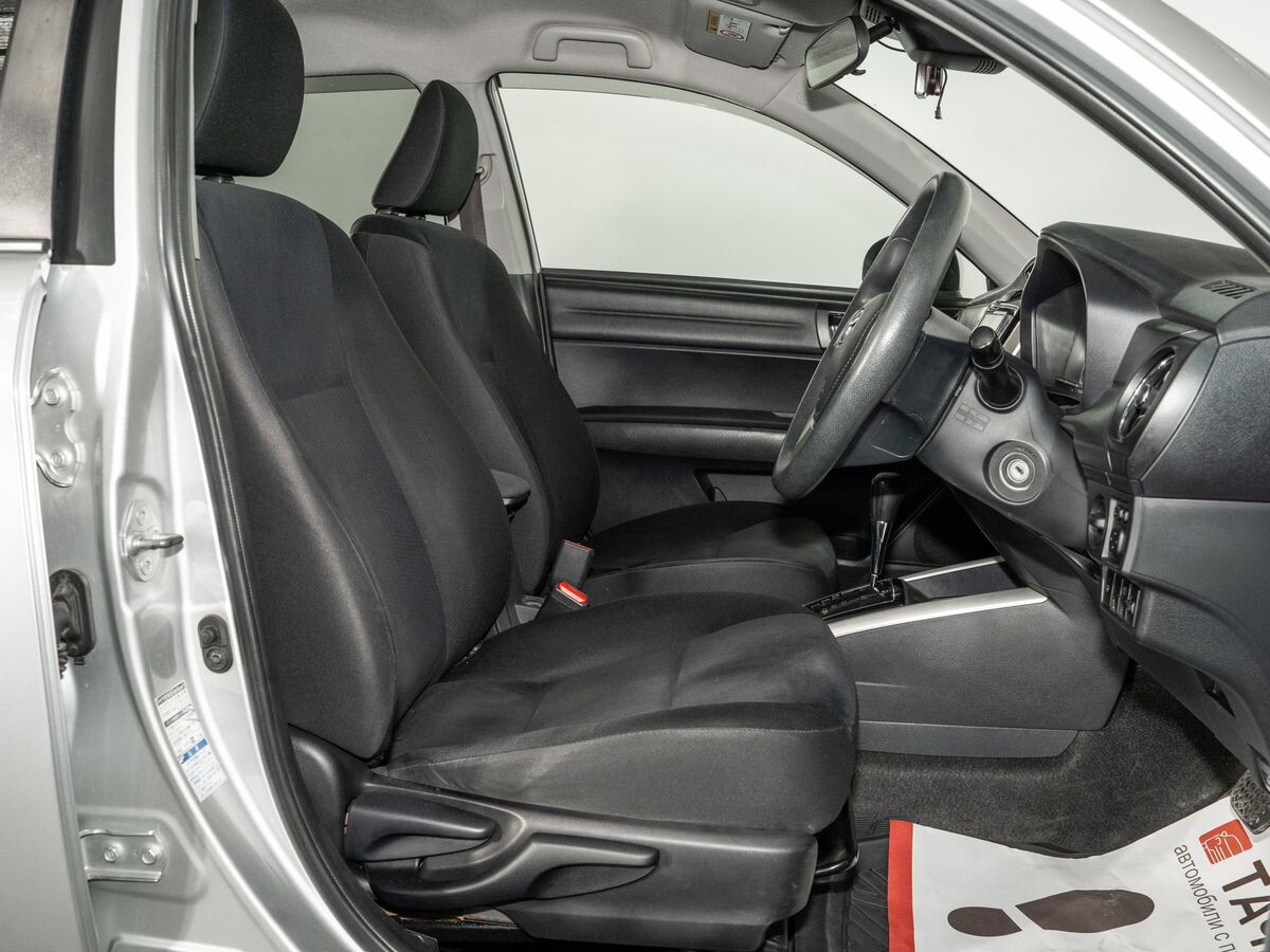 Toyota Corolla Fielder 2016 - фото автомобиля