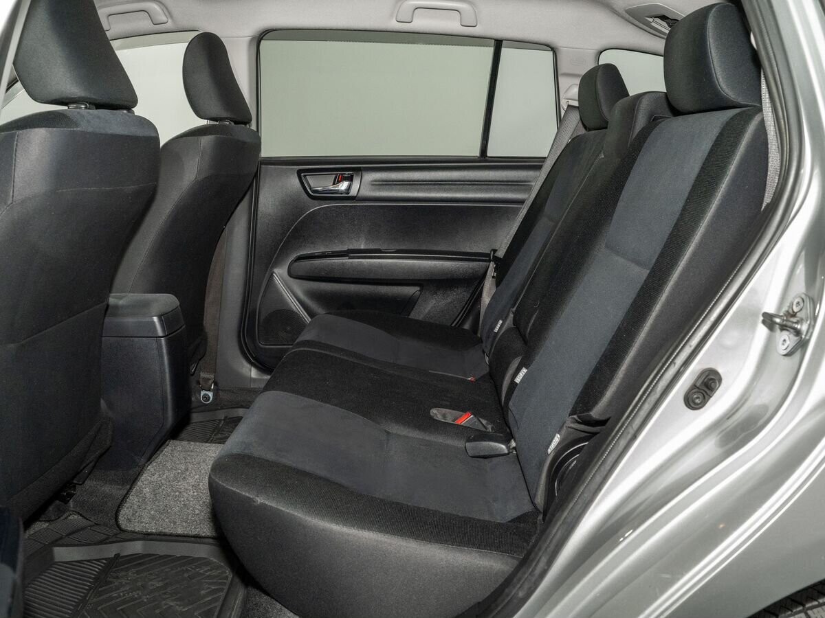 Toyota Corolla Fielder 2016 - фото автомобиля