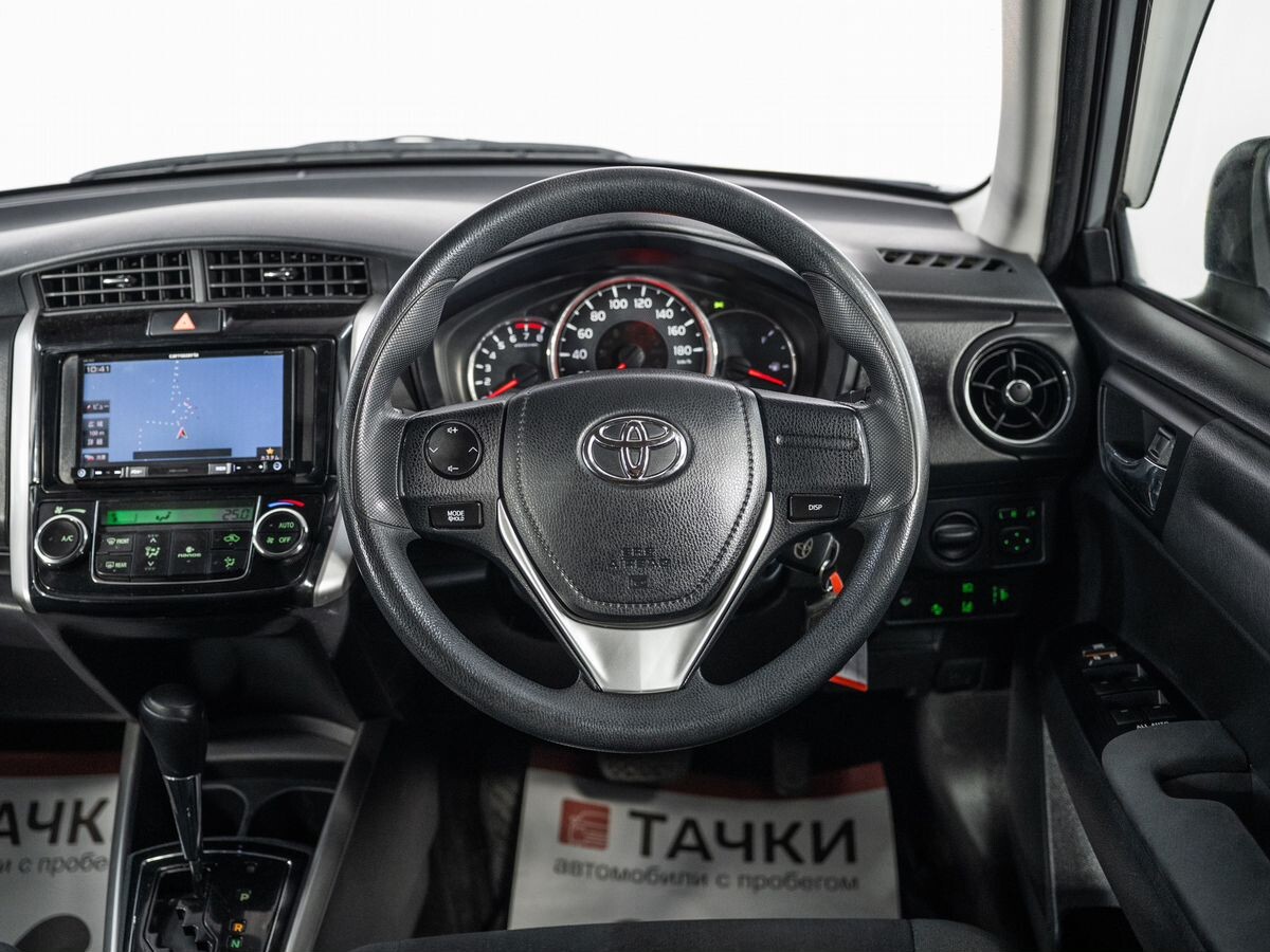 Toyota Corolla Fielder 2016 - фото автомобиля