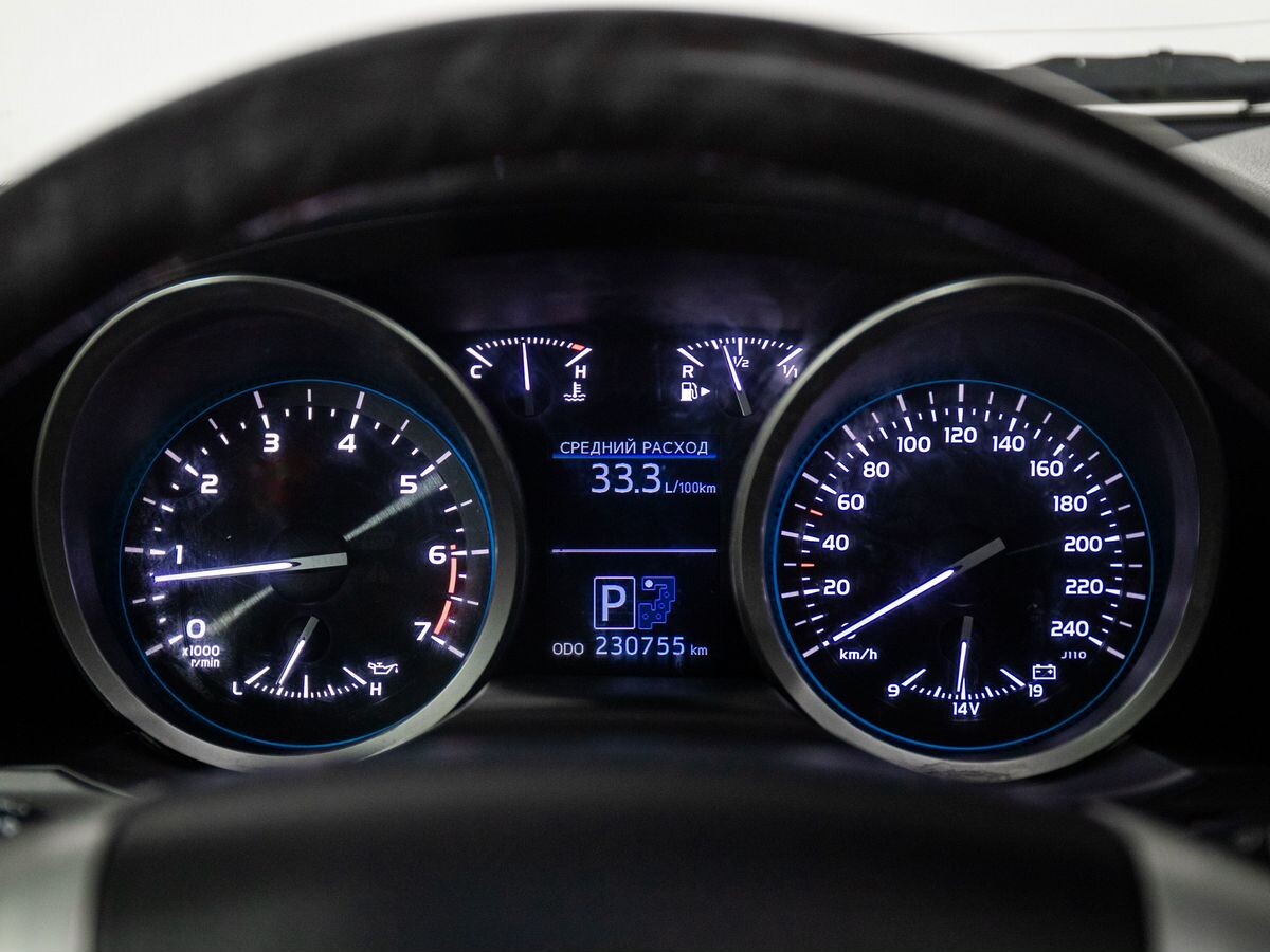 Toyota Land Cruiser 2013 - фото автомобиля