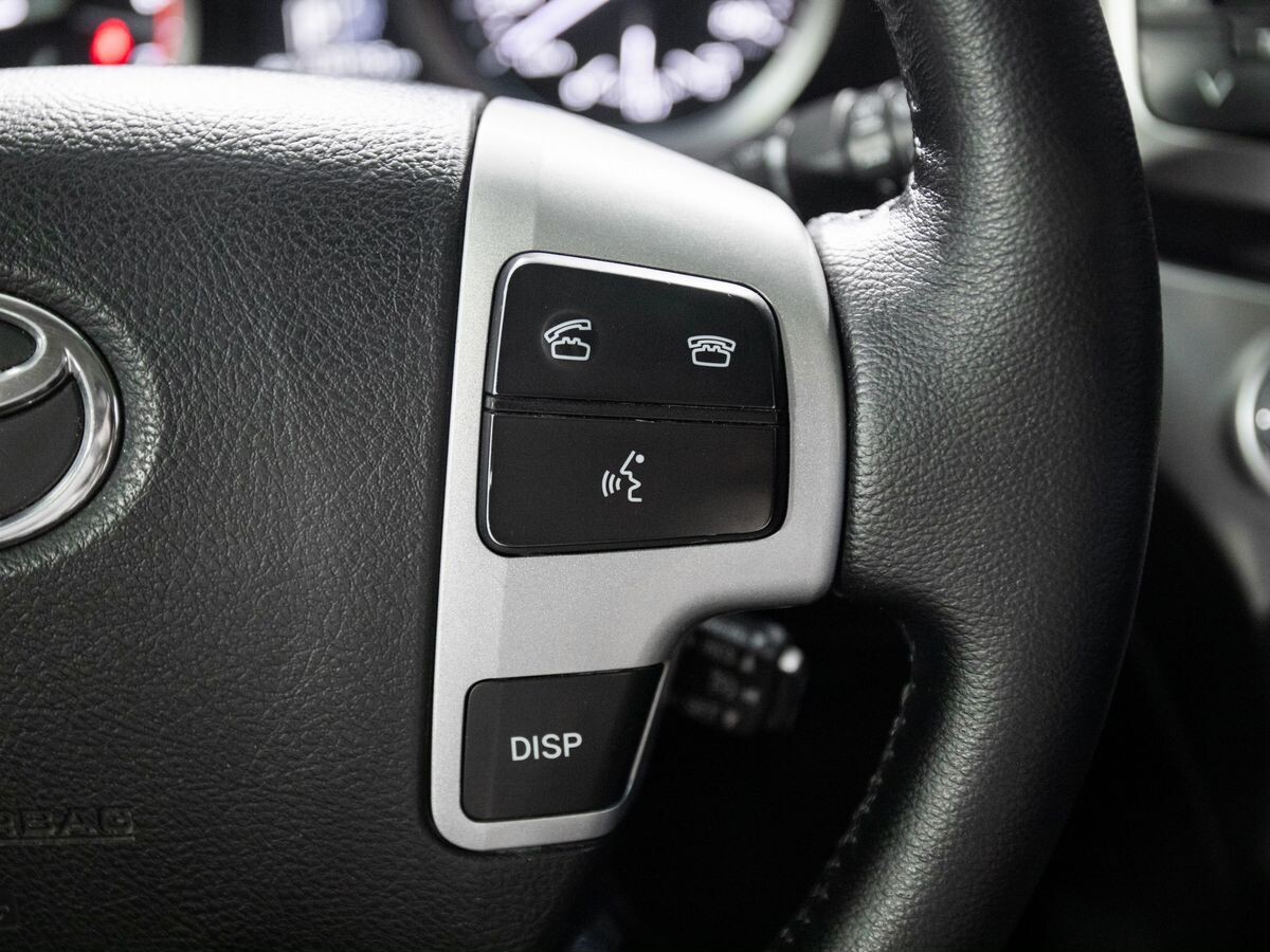 Toyota Land Cruiser 2013 - фото автомобиля