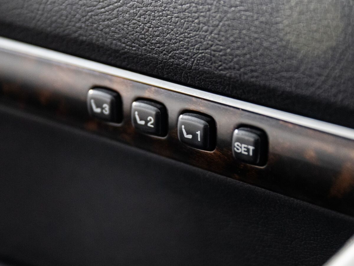 Toyota Land Cruiser 2013 - фото автомобиля