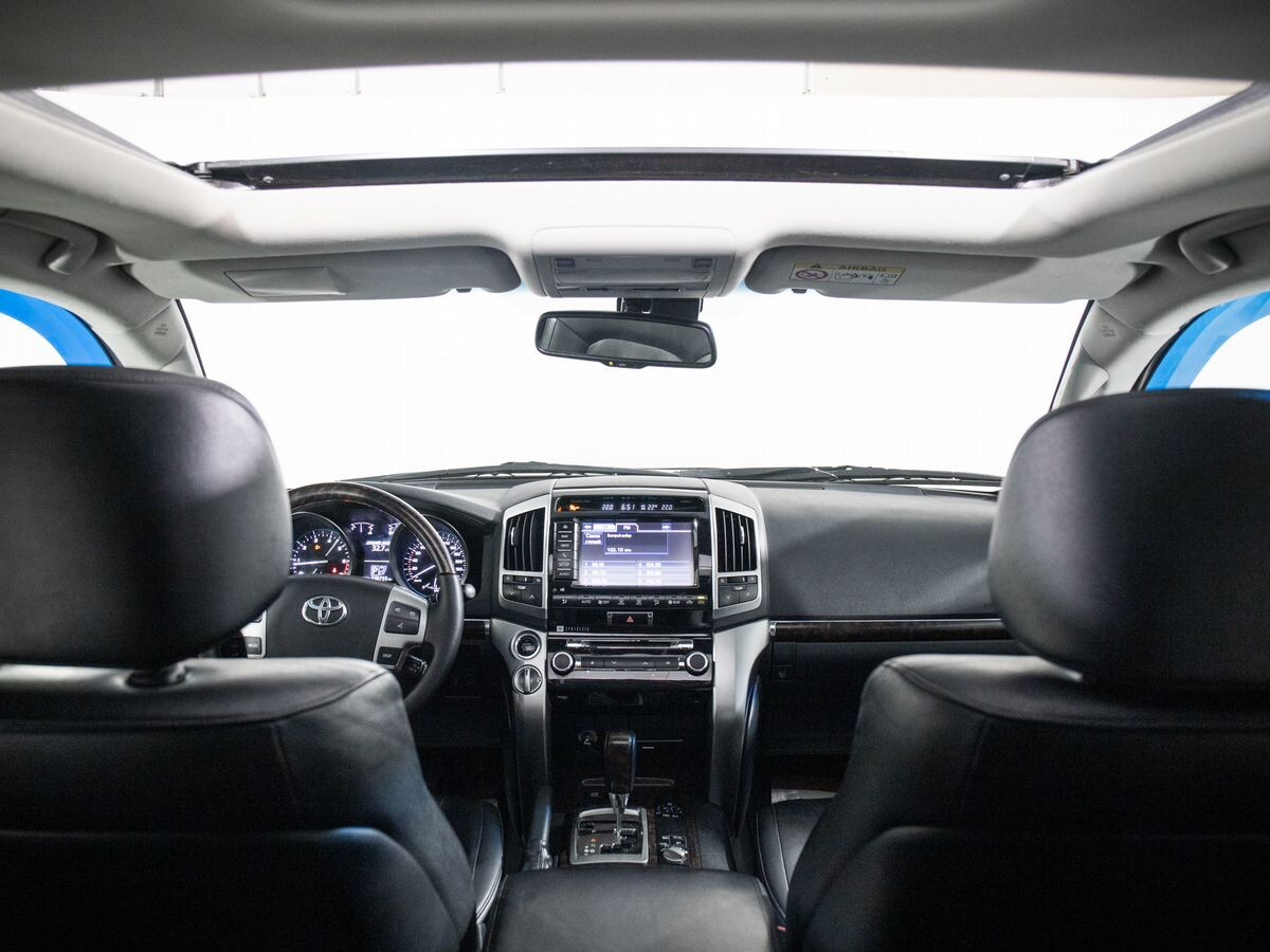 Toyota Land Cruiser 2013 - фото автомобиля