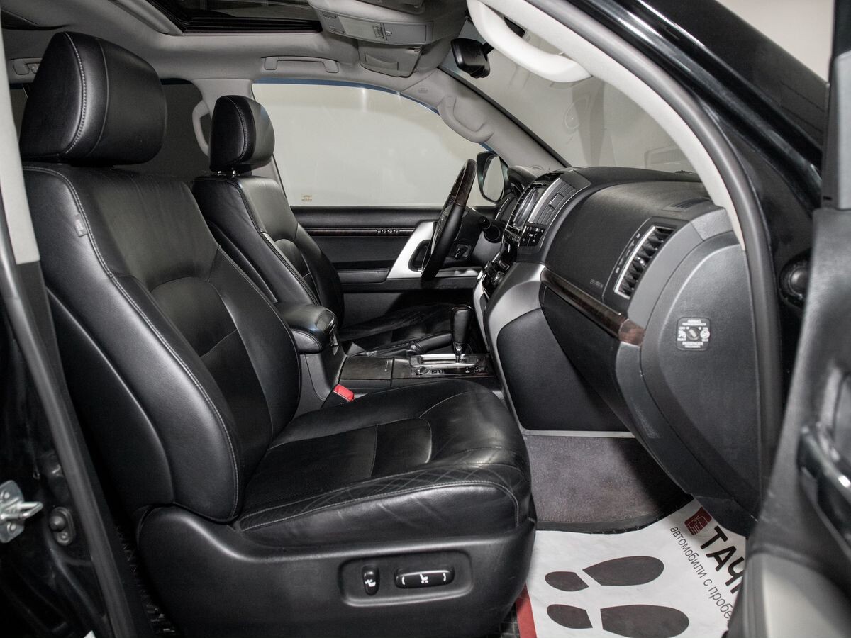 Toyota Land Cruiser 2013 - фото автомобиля
