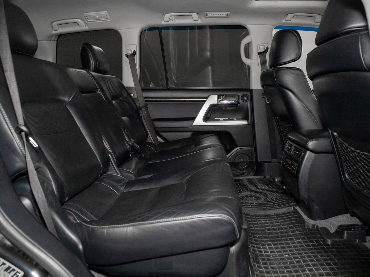 Toyota Land Cruiser 2013 - фото автомобиля