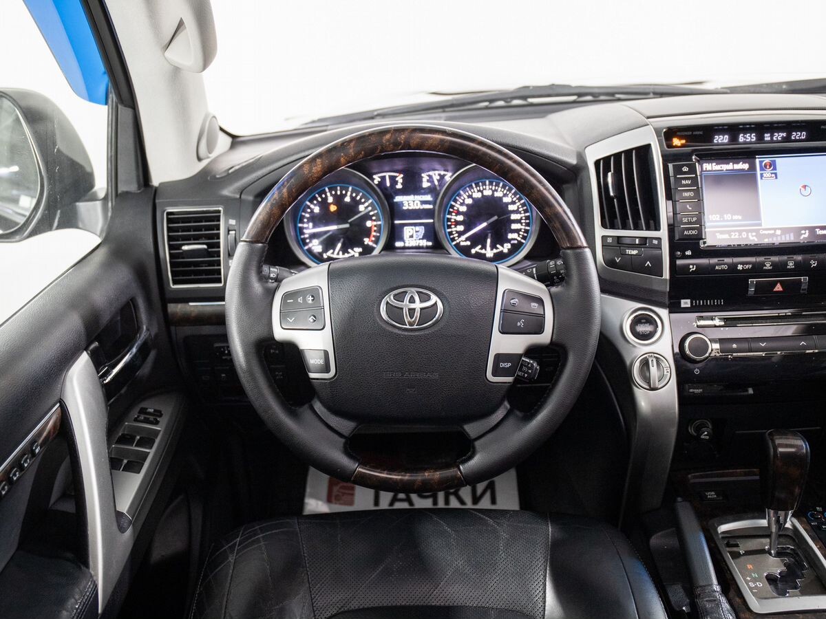 Toyota Land Cruiser 2013 - фото автомобиля