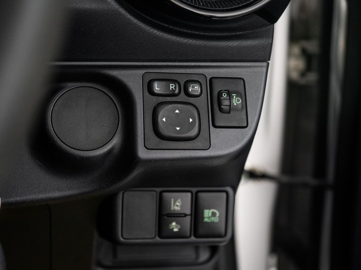 Toyota Aqua 2019 - фото автомобиля