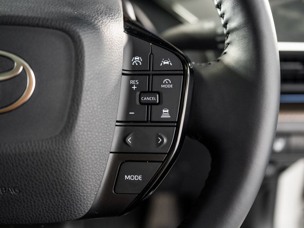 Toyota Prius 2023 - фото автомобиля