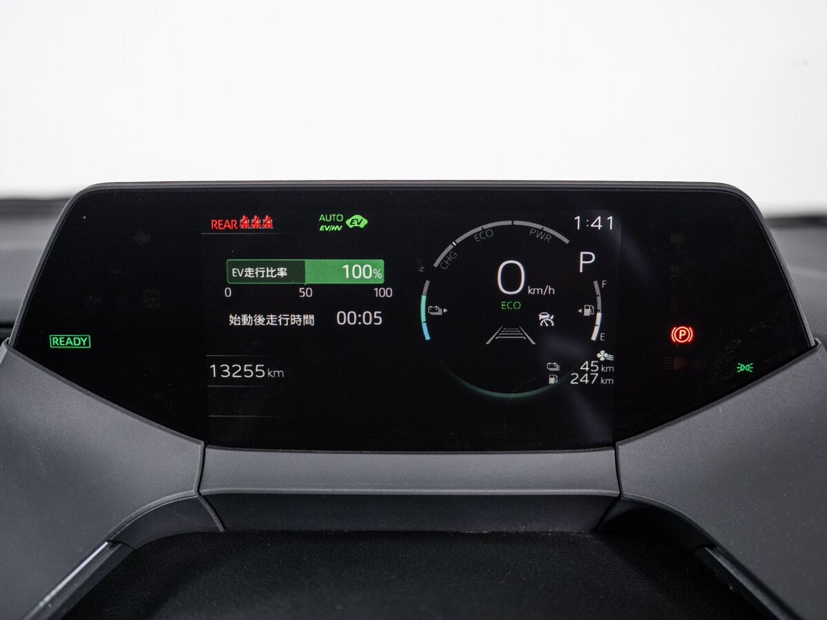 Toyota Prius 2023 - фото автомобиля