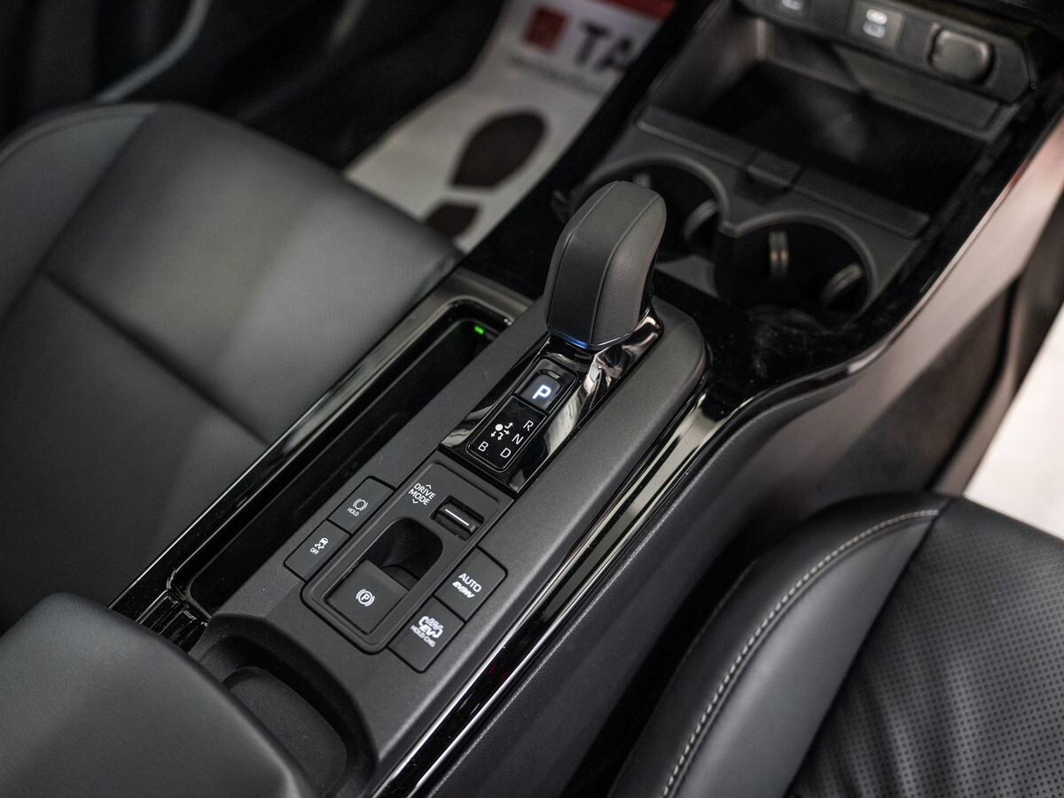 Toyota Prius 2023 - фото автомобиля