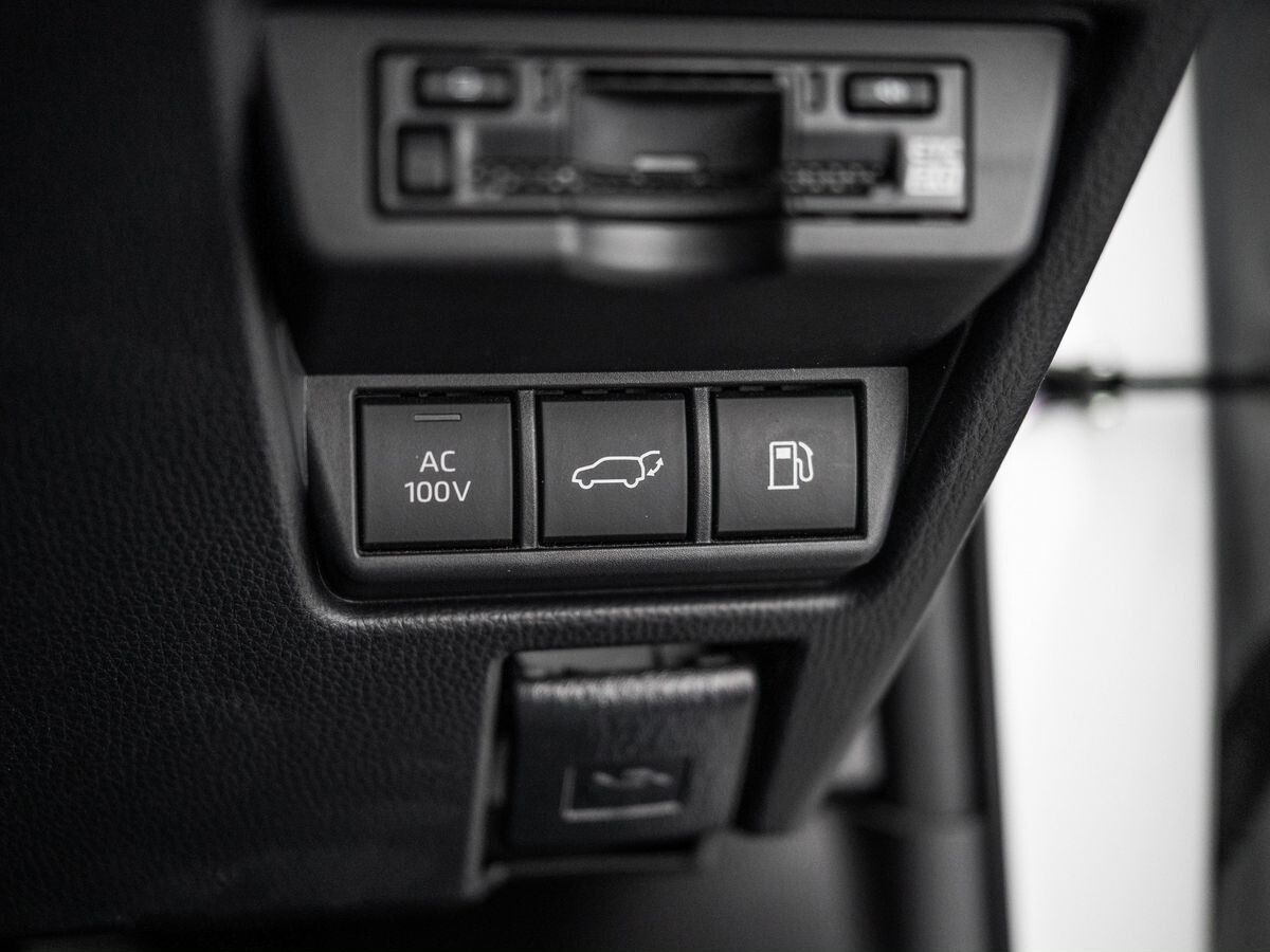 Toyota Prius 2023 - фото автомобиля