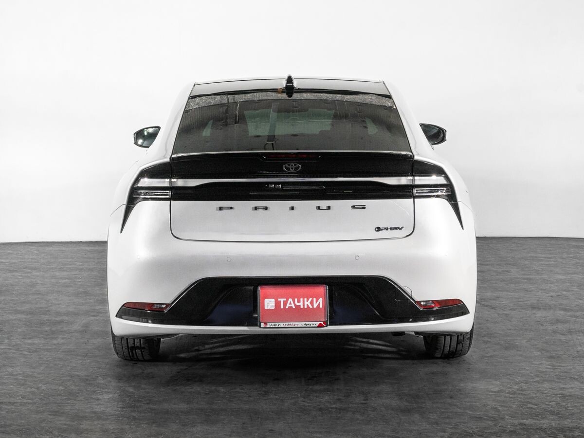 Toyota Prius 2023 - фото автомобиля
