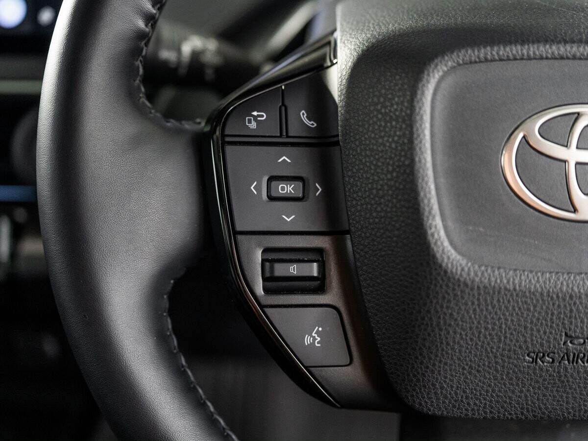 Toyota Prius 2023 - фото автомобиля