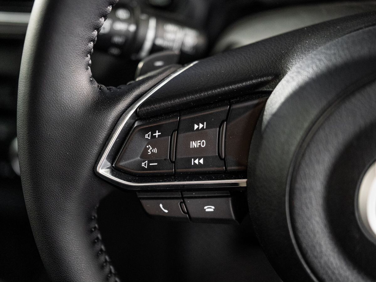 Mazda Axela 2017 - фото автомобиля