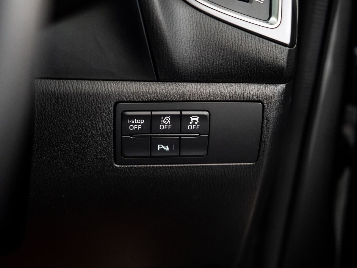 Mazda Axela 2017 - фото автомобиля