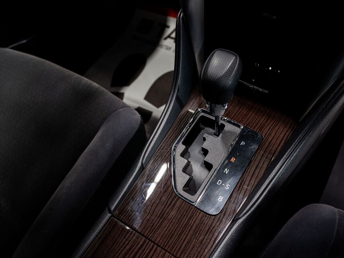 Toyota Premio 2016 - фото автомобиля