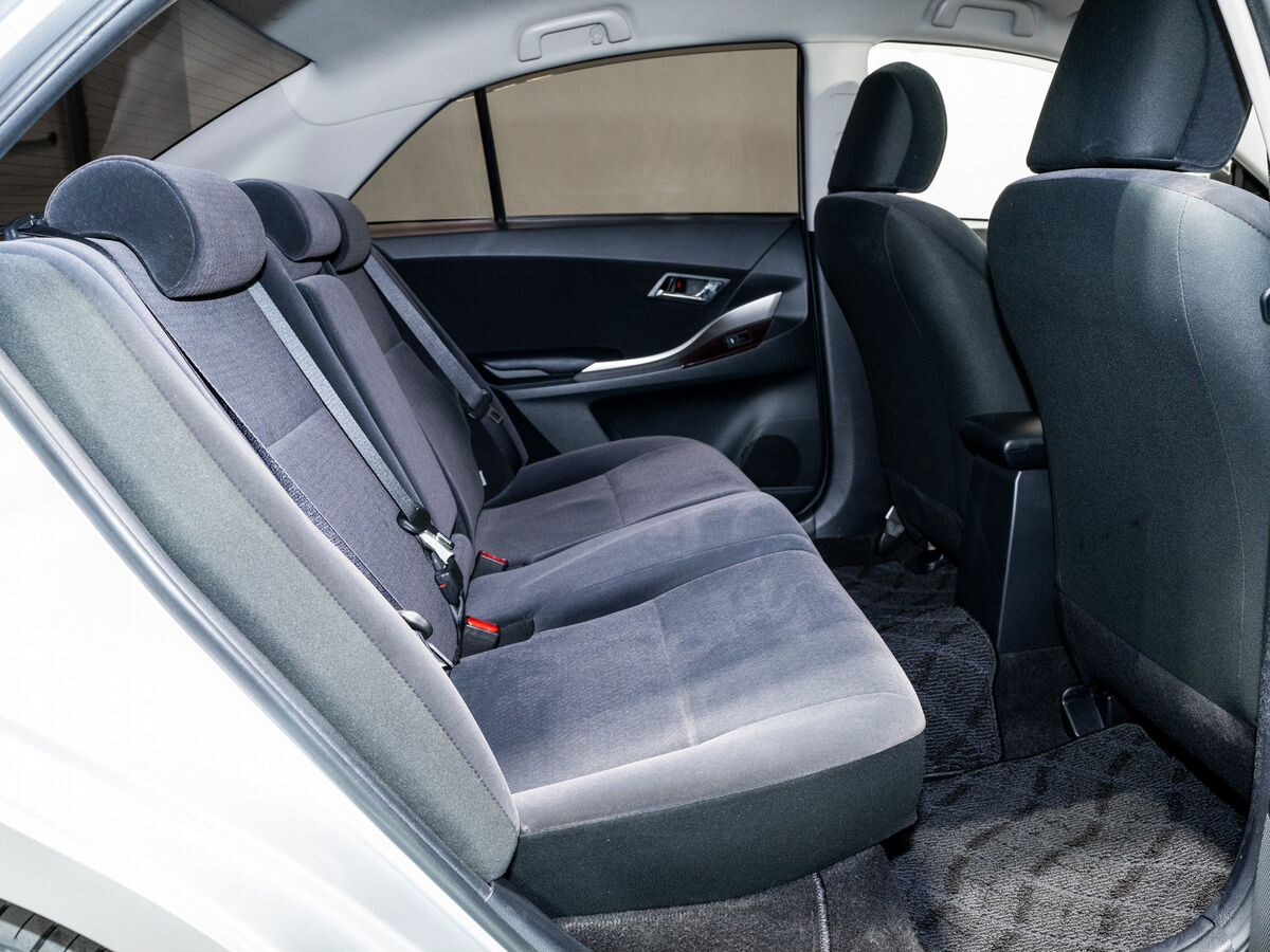 Toyota Premio 2016 - фото автомобиля