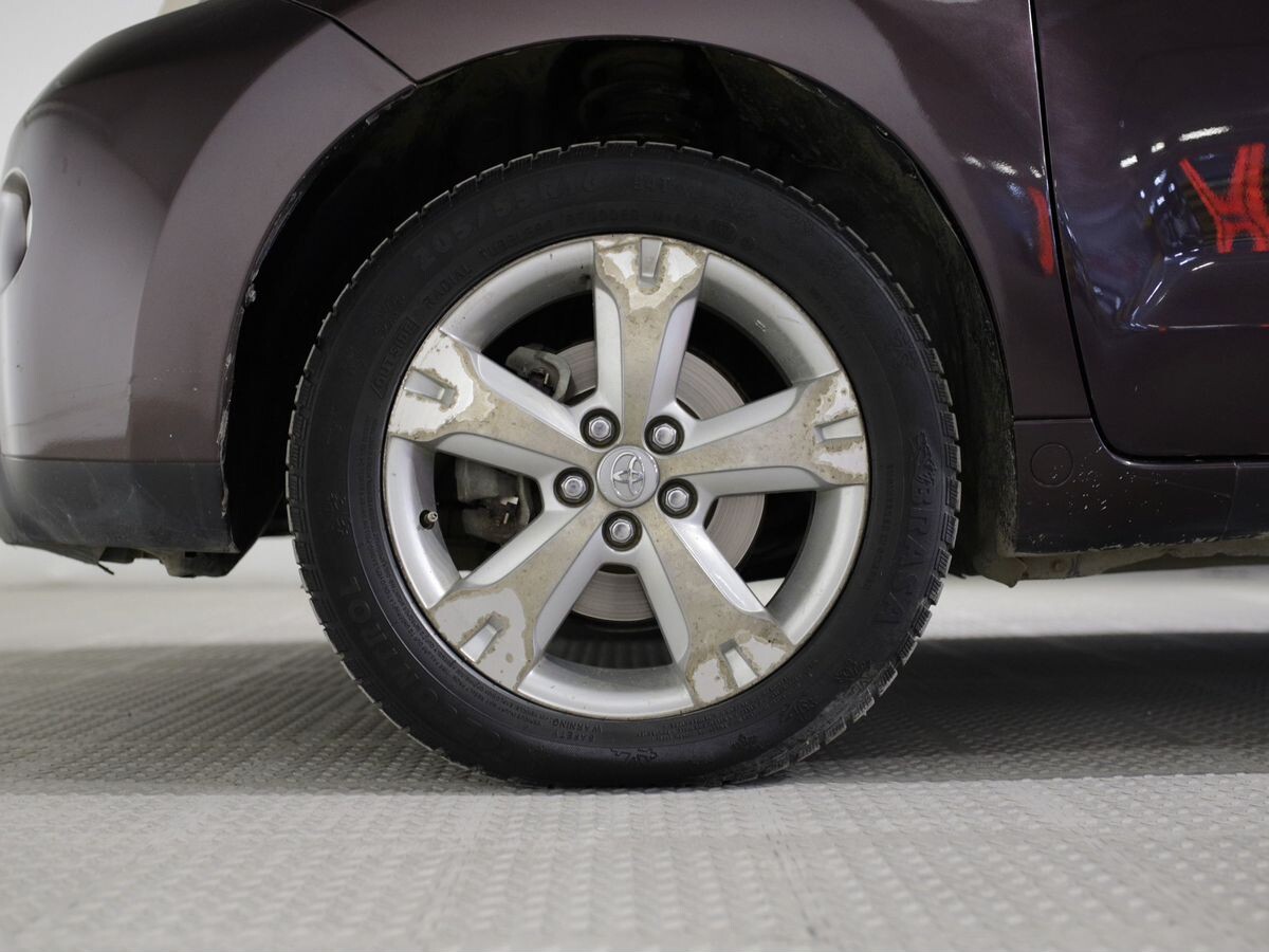 Toyota ist 2007 - фото автомобиля