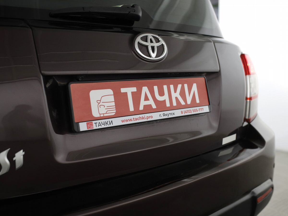 Toyota ist 2007 - фото автомобиля