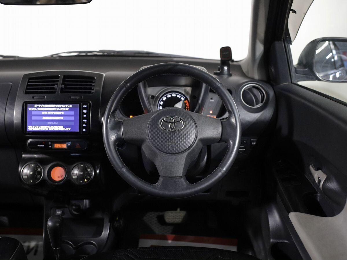 Toyota ist 2007 - фото автомобиля