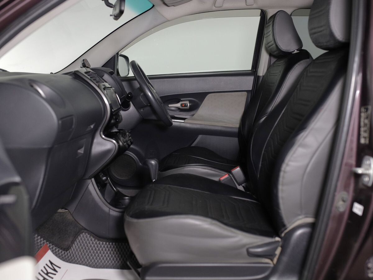 Toyota ist 2007 - фото автомобиля