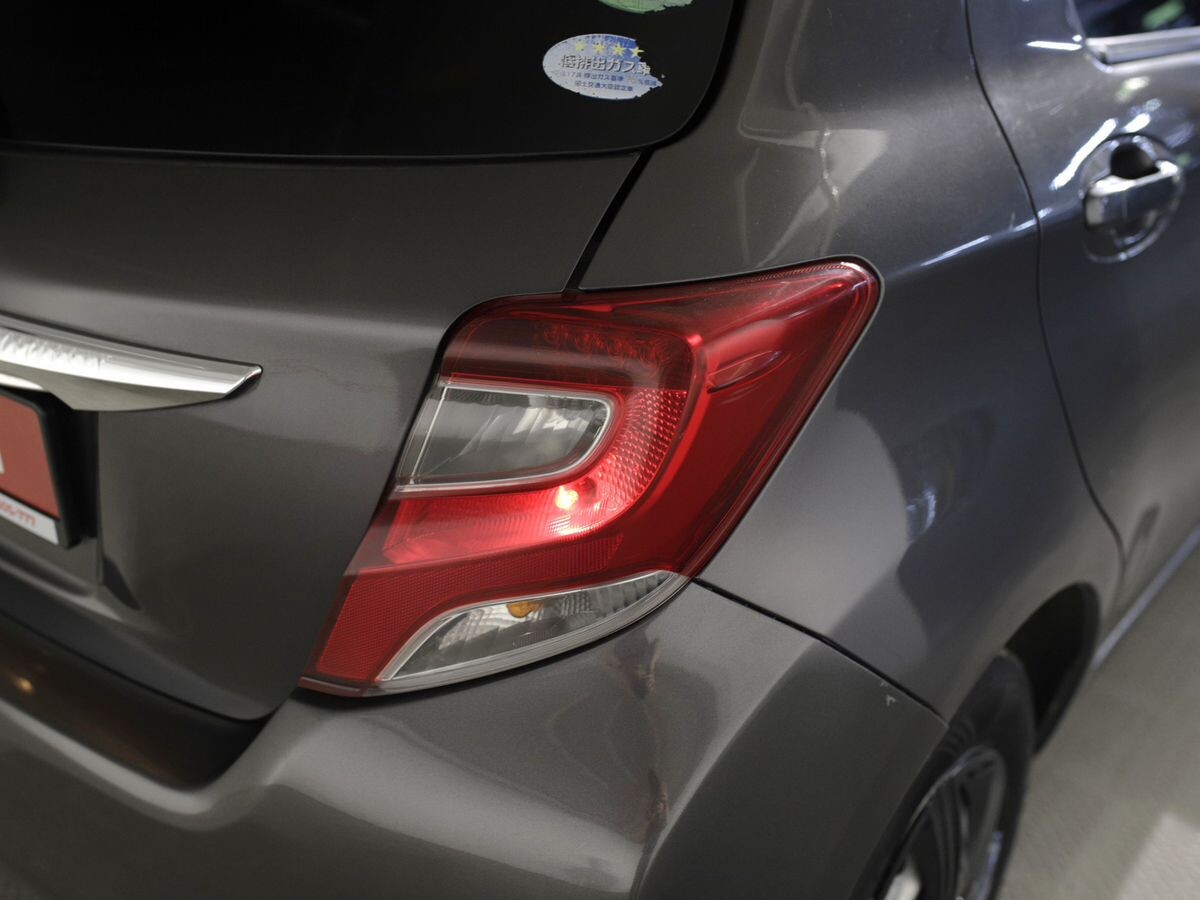 Toyota Vitz 2014 - фото автомобиля