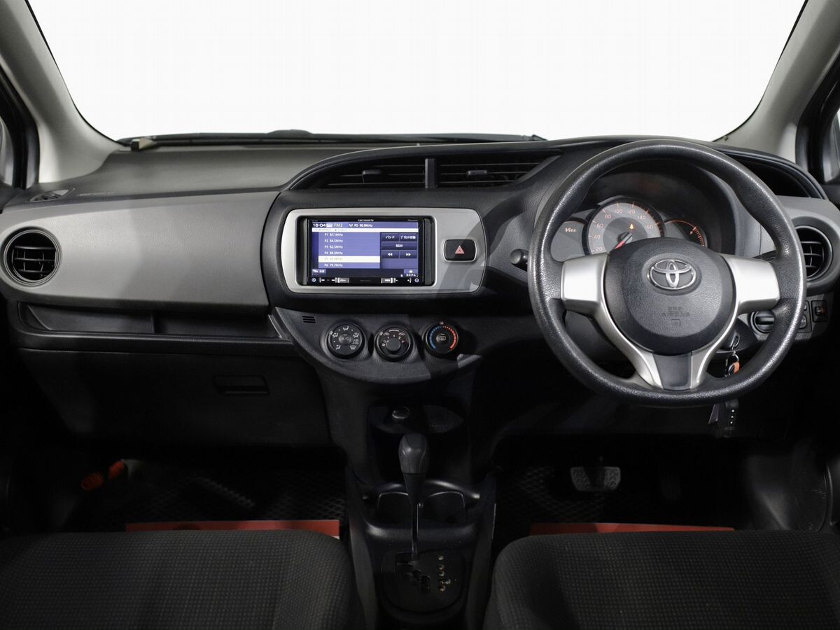 Toyota Vitz 2014 - фото автомобиля