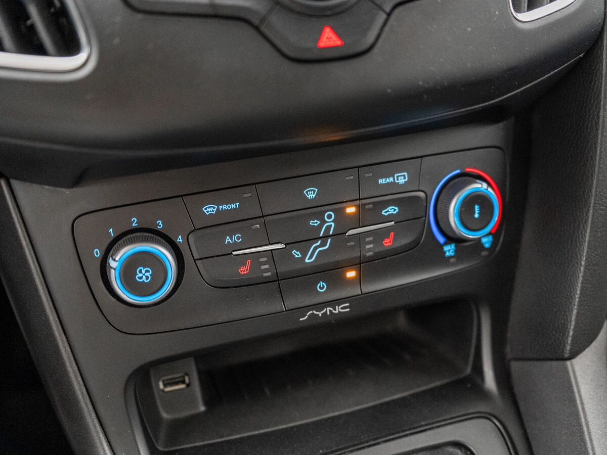 Ford Focus 2018 - фото автомобиля