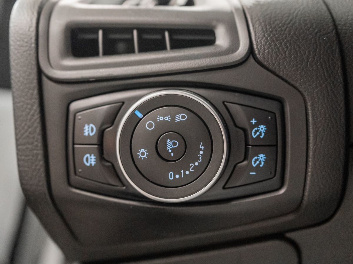 Ford Focus 2018 - фото автомобиля