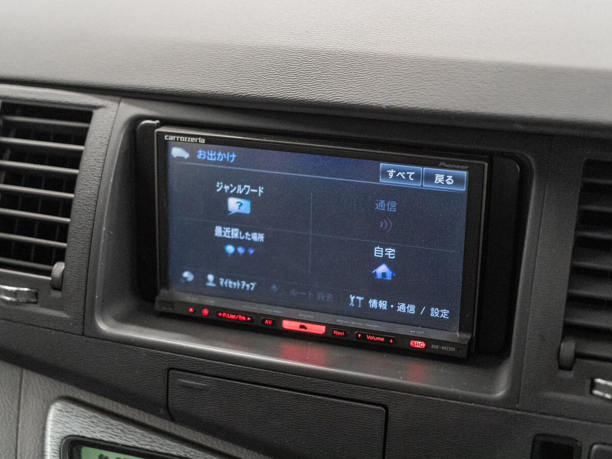 Toyota Isis 2010 - фото автомобиля