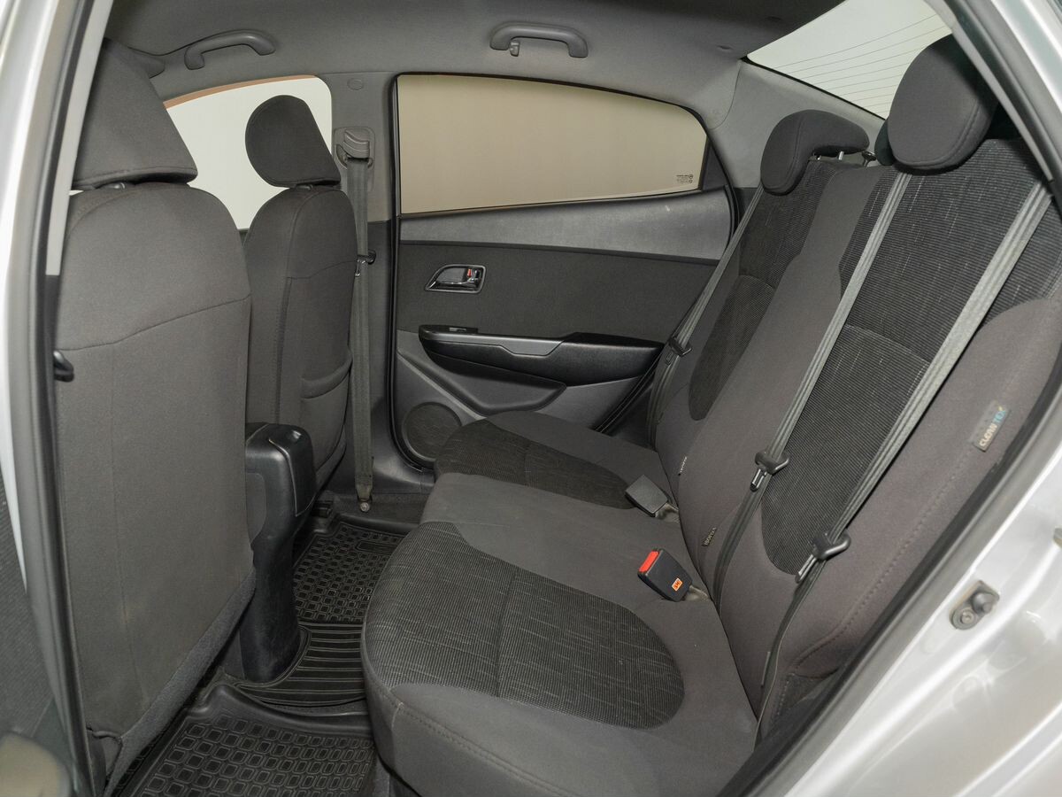 Kia Rio 2013 - фото автомобиля