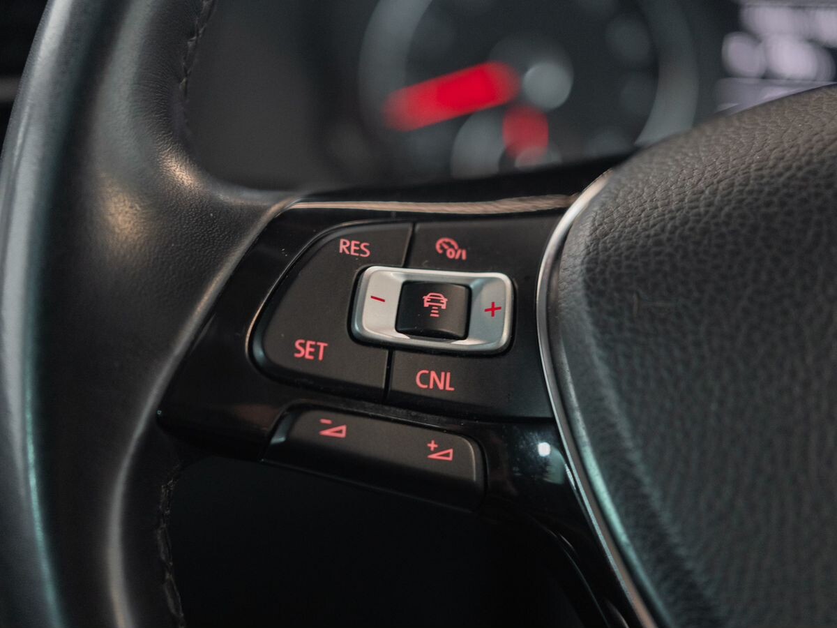 Volkswagen Sharan 2015 - фото автомобиля