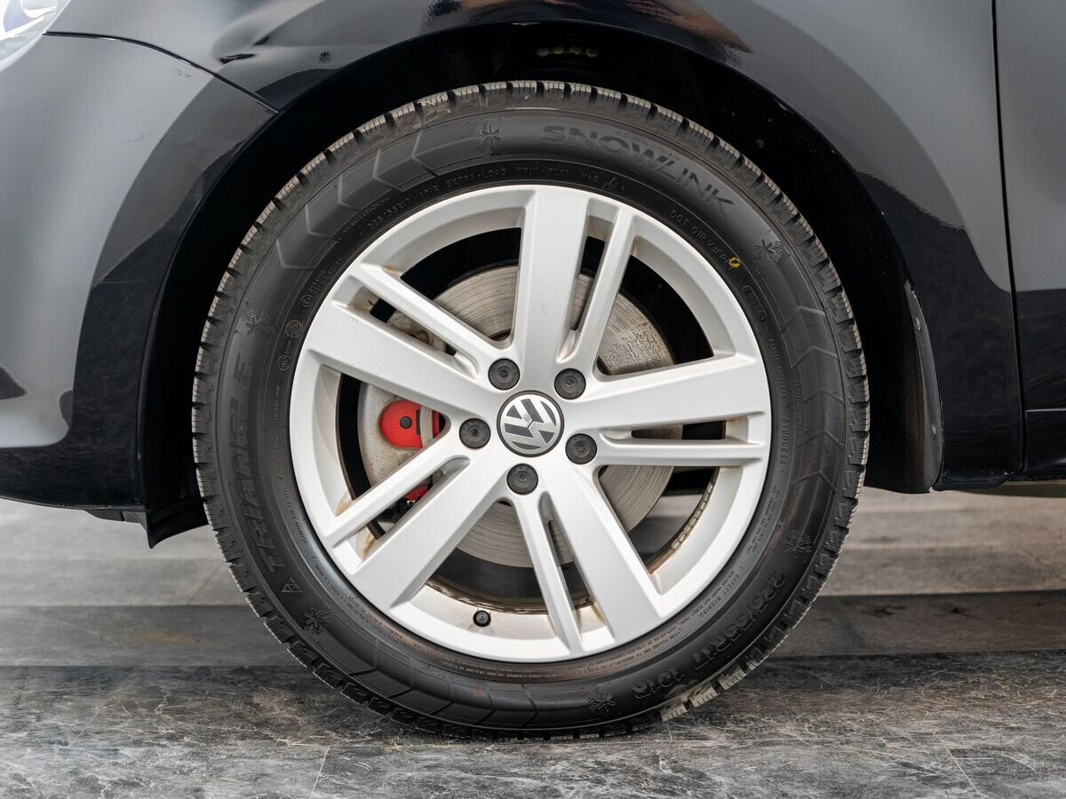 Volkswagen Sharan 2015 - фото автомобиля