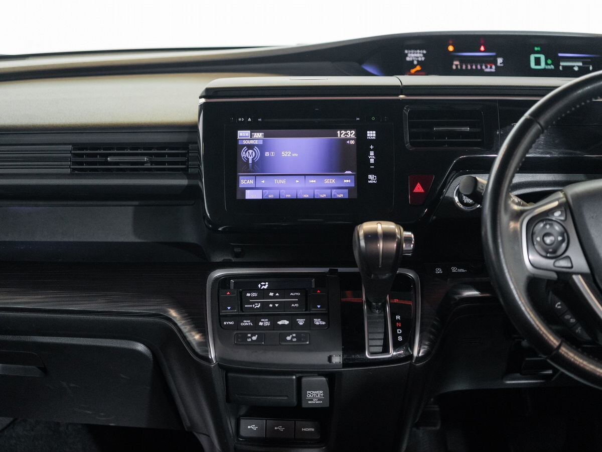 Honda Stepwgn 2015 - фото автомобиля