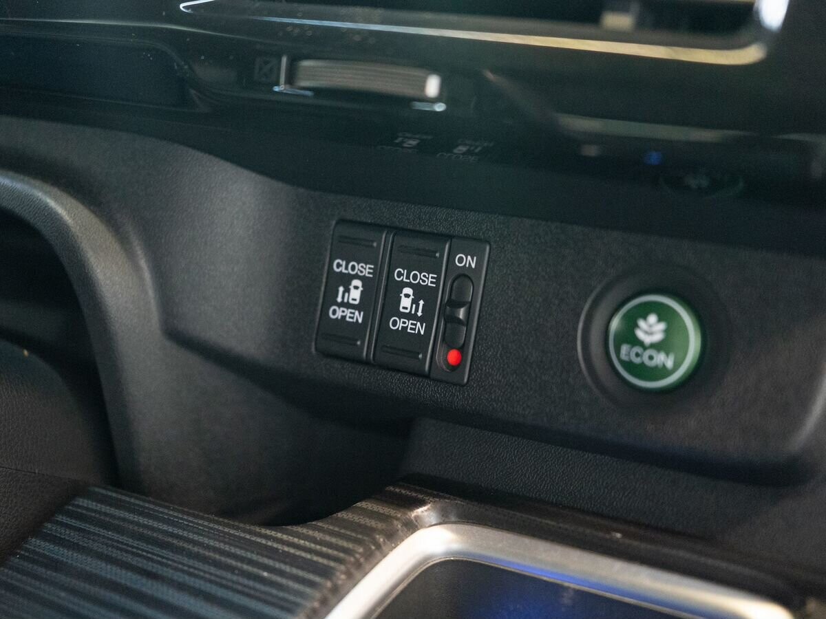 Honda Stepwgn 2015 - фото автомобиля