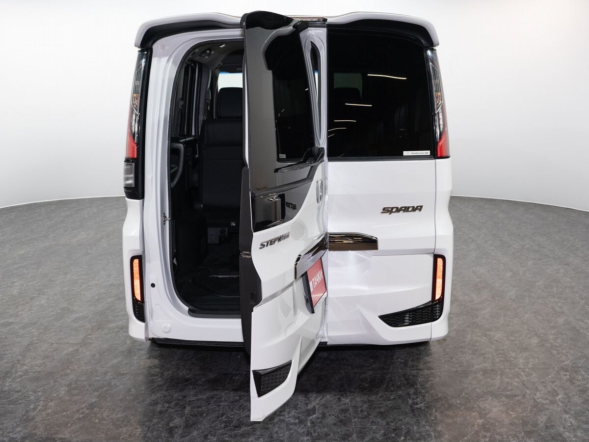 Honda Stepwgn 2015 - фото автомобиля