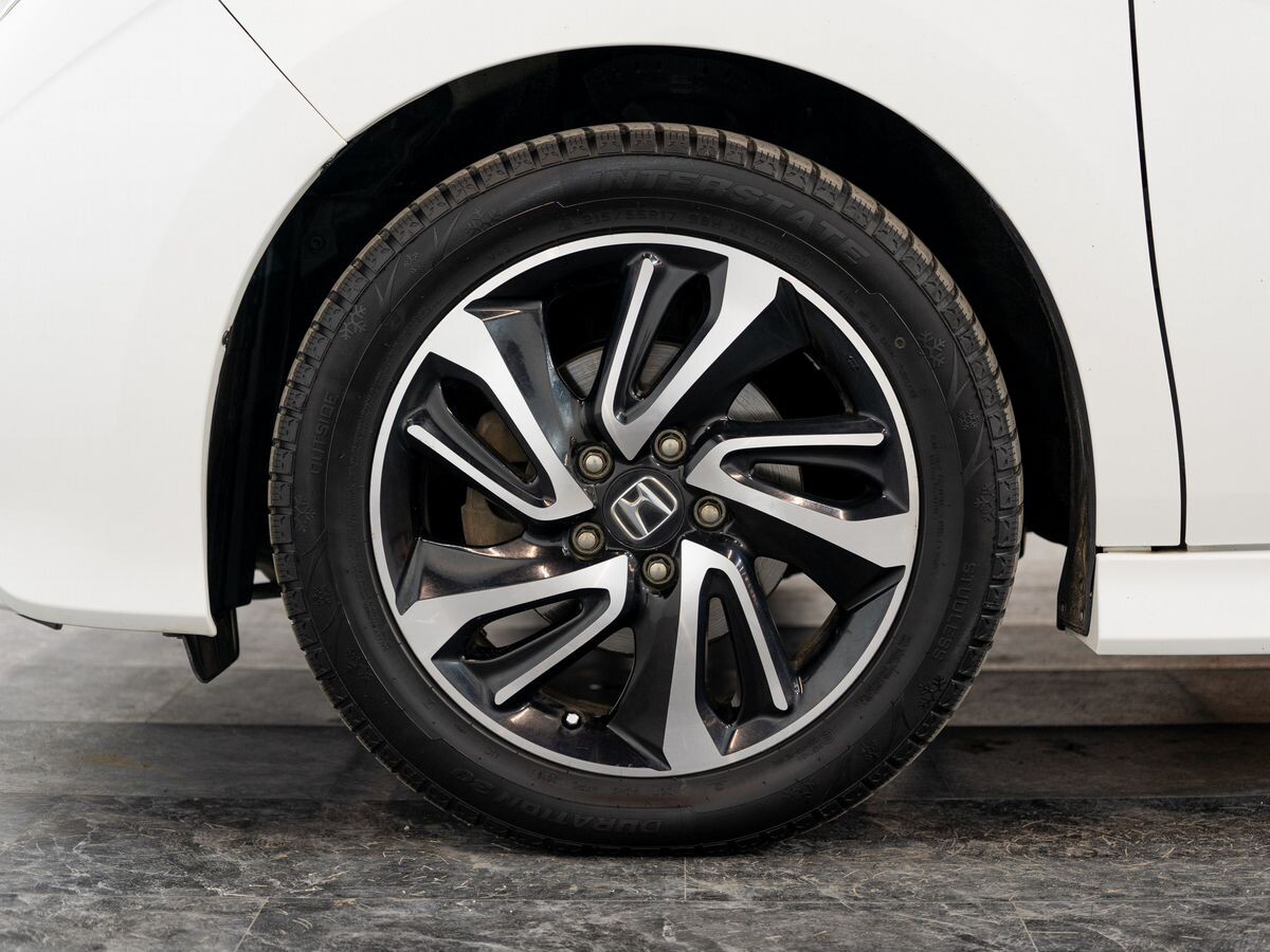 Honda Stepwgn 2015 - фото автомобиля