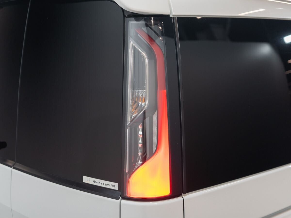 Honda Stepwgn 2015 - фото автомобиля