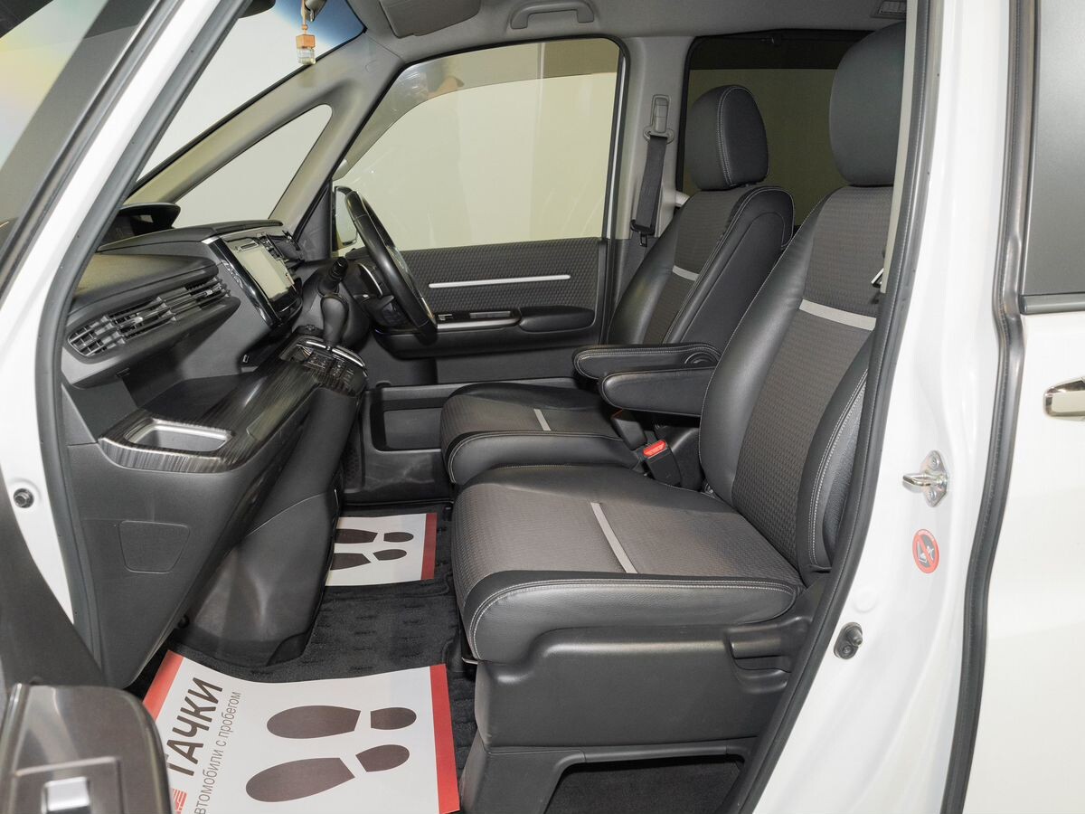 Honda Stepwgn 2015 - фото автомобиля