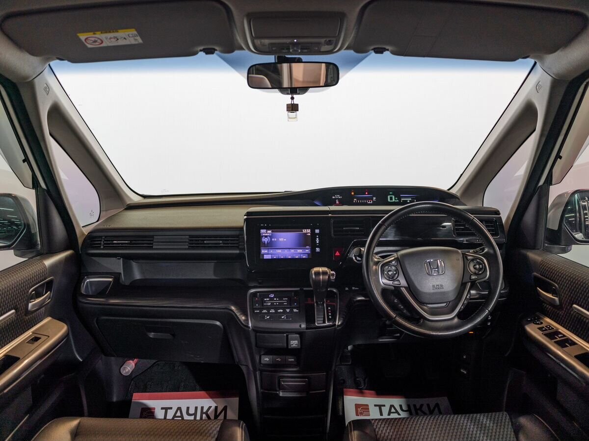 Honda Stepwgn 2015 - фото автомобиля
