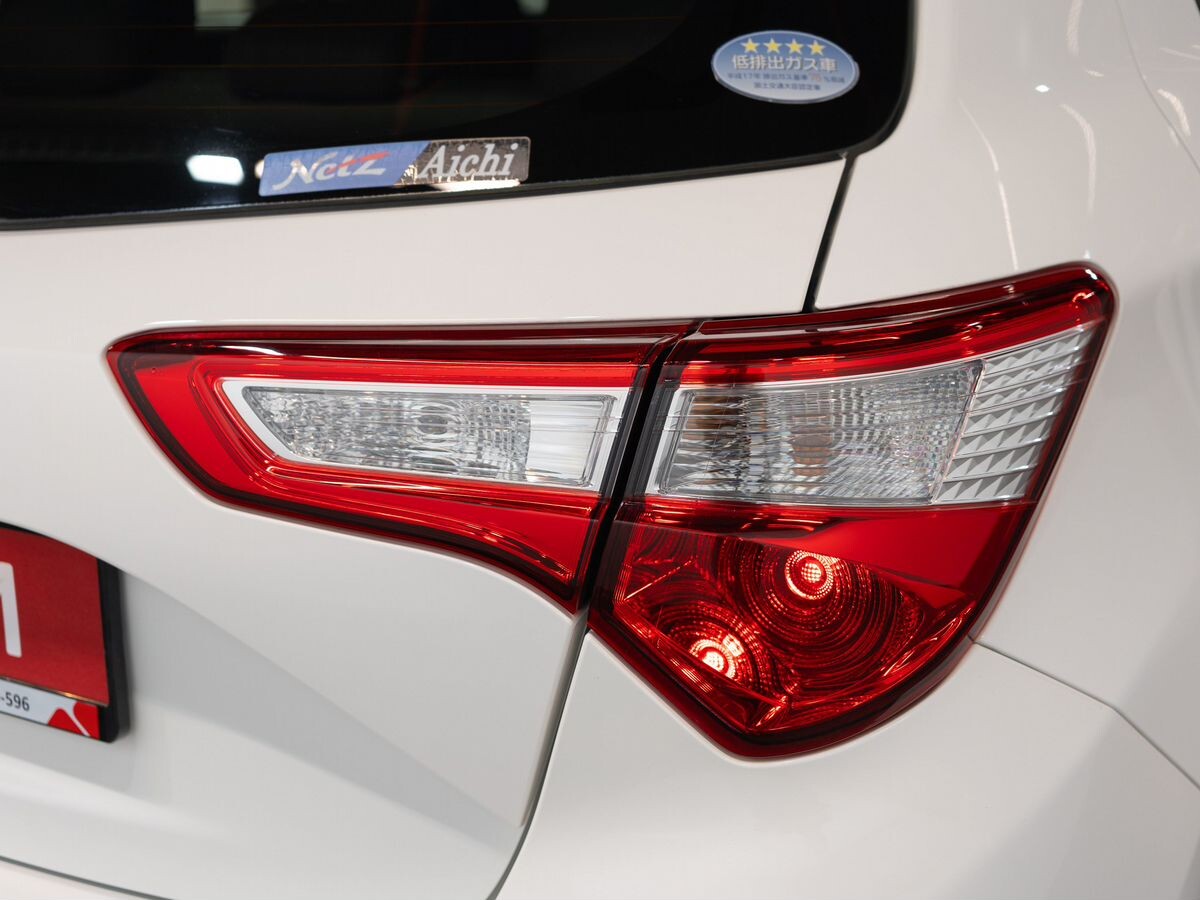 Toyota Vitz 2017 - фото автомобиля