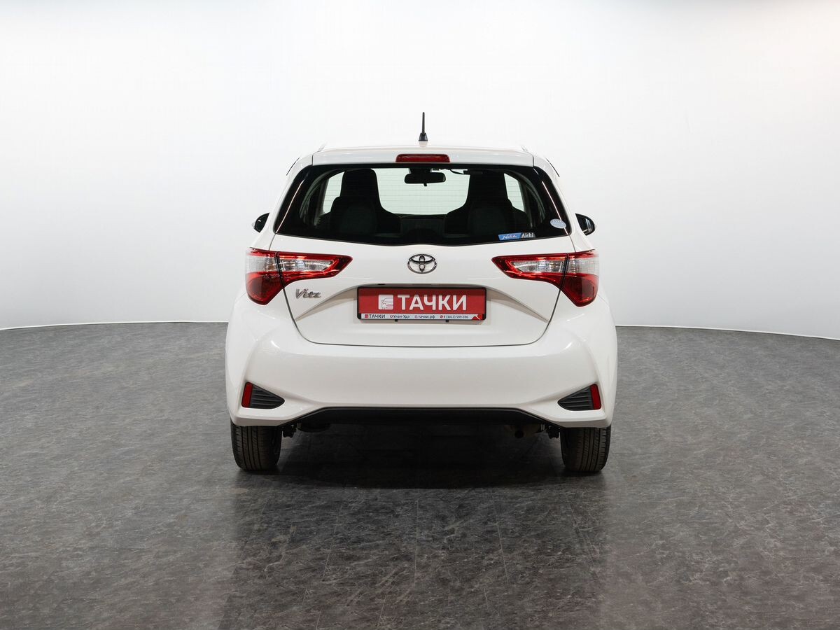 Toyota Vitz 2017 - фото автомобиля