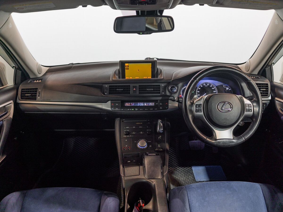 Lexus CT200h 2012 - фото автомобиля